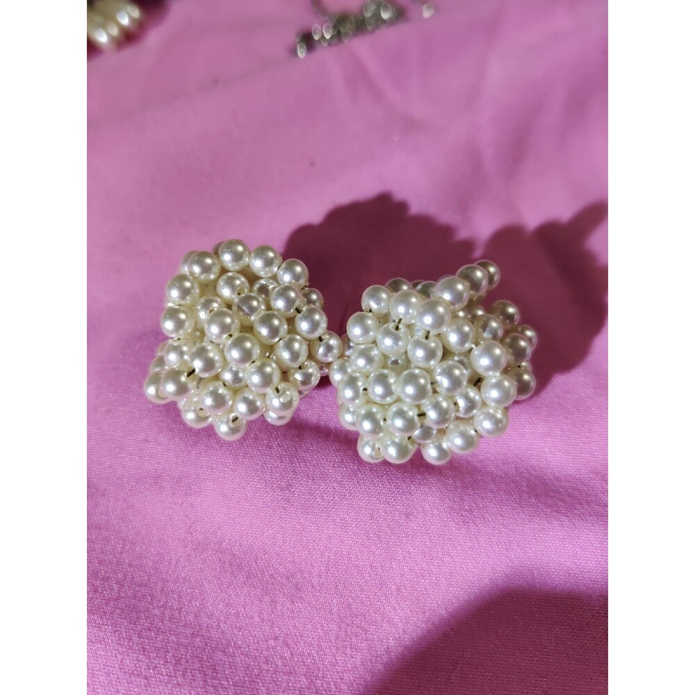 Pearl like Cluster Clip On Earrings